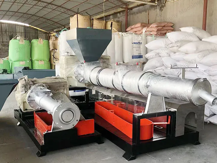 waste plastic extrusion machine