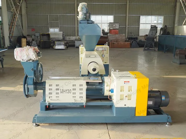 Rigid plastic pellet making machine