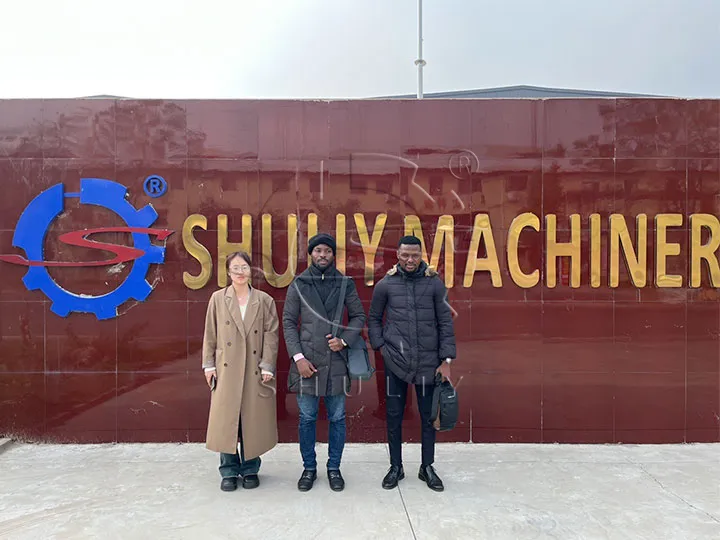 clients at PET bottle recycling washing line plant